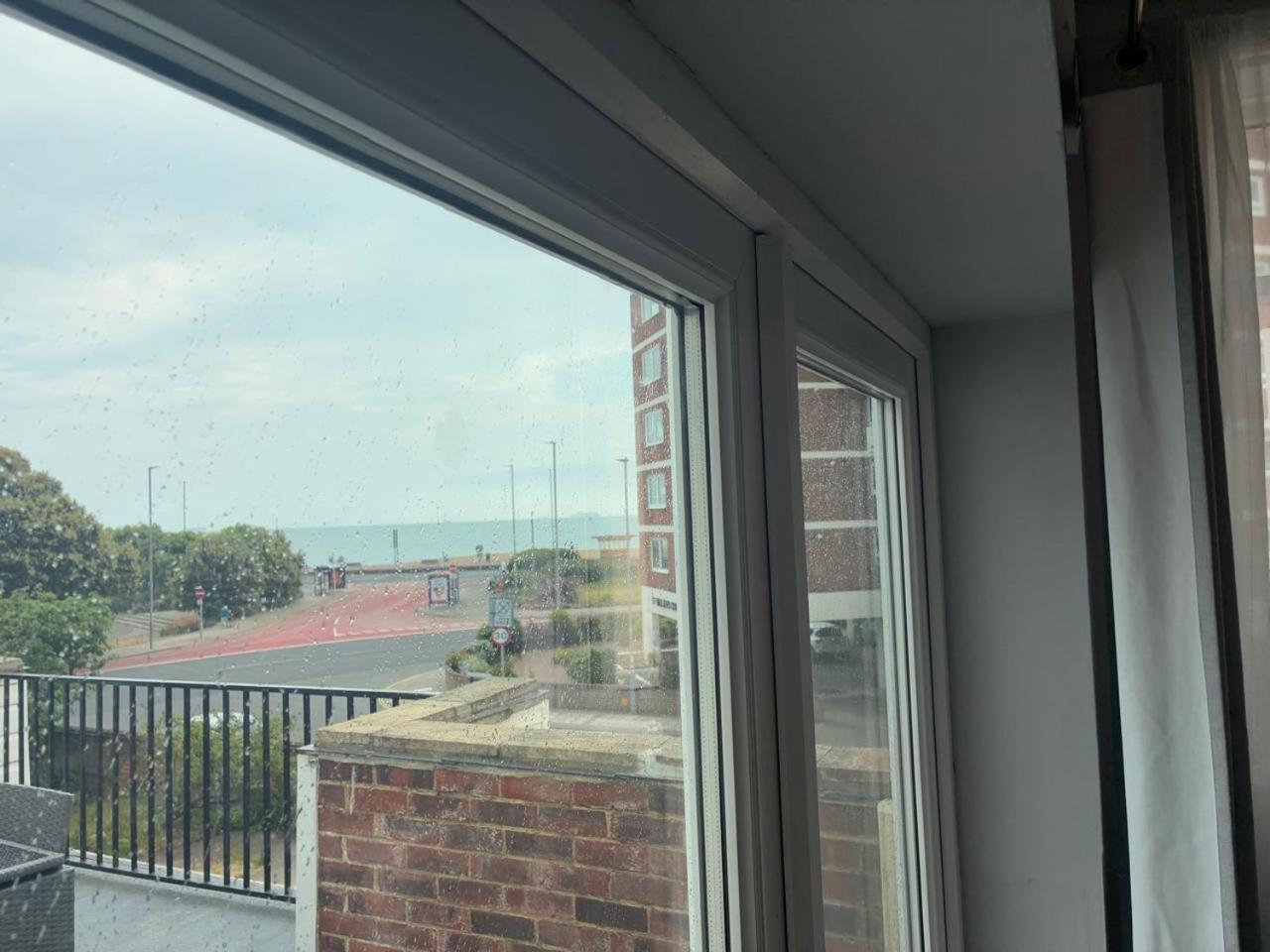 Inn By The Sea, Portsmouth - En Suite Rooms With Sea View Possible, Parking Ev 22Kw Kültér fotó