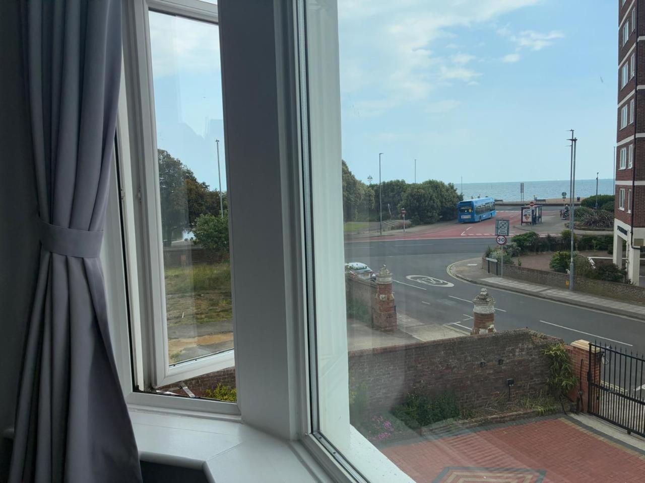 Inn By The Sea, Portsmouth - En Suite Rooms With Sea View Possible, Parking Ev 22Kw Kültér fotó