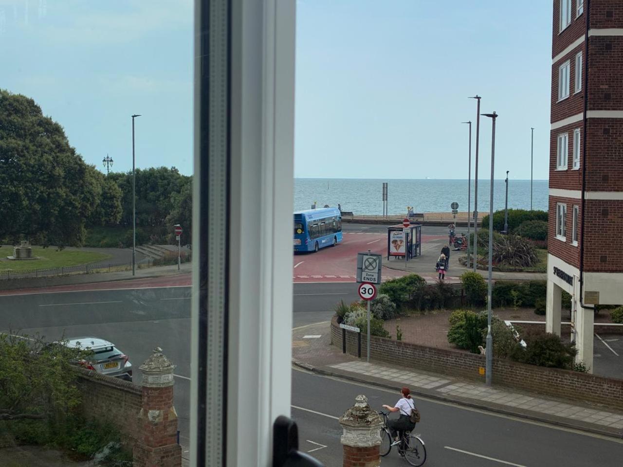 Inn By The Sea, Portsmouth - En Suite Rooms With Sea View Possible, Parking Ev 22Kw Kültér fotó