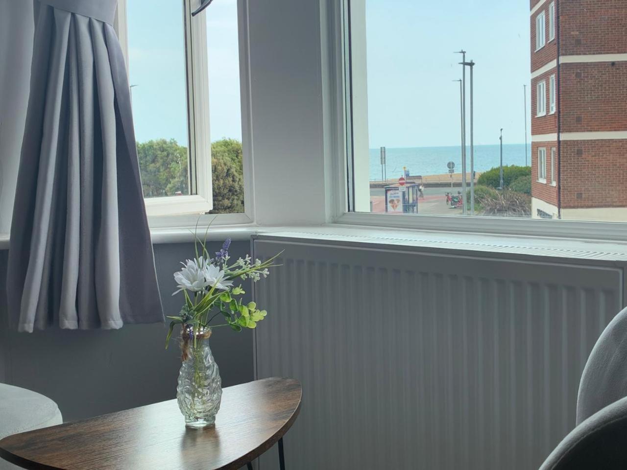 Inn By The Sea, Portsmouth - En Suite Rooms With Sea View Possible, Parking Ev 22Kw Kültér fotó